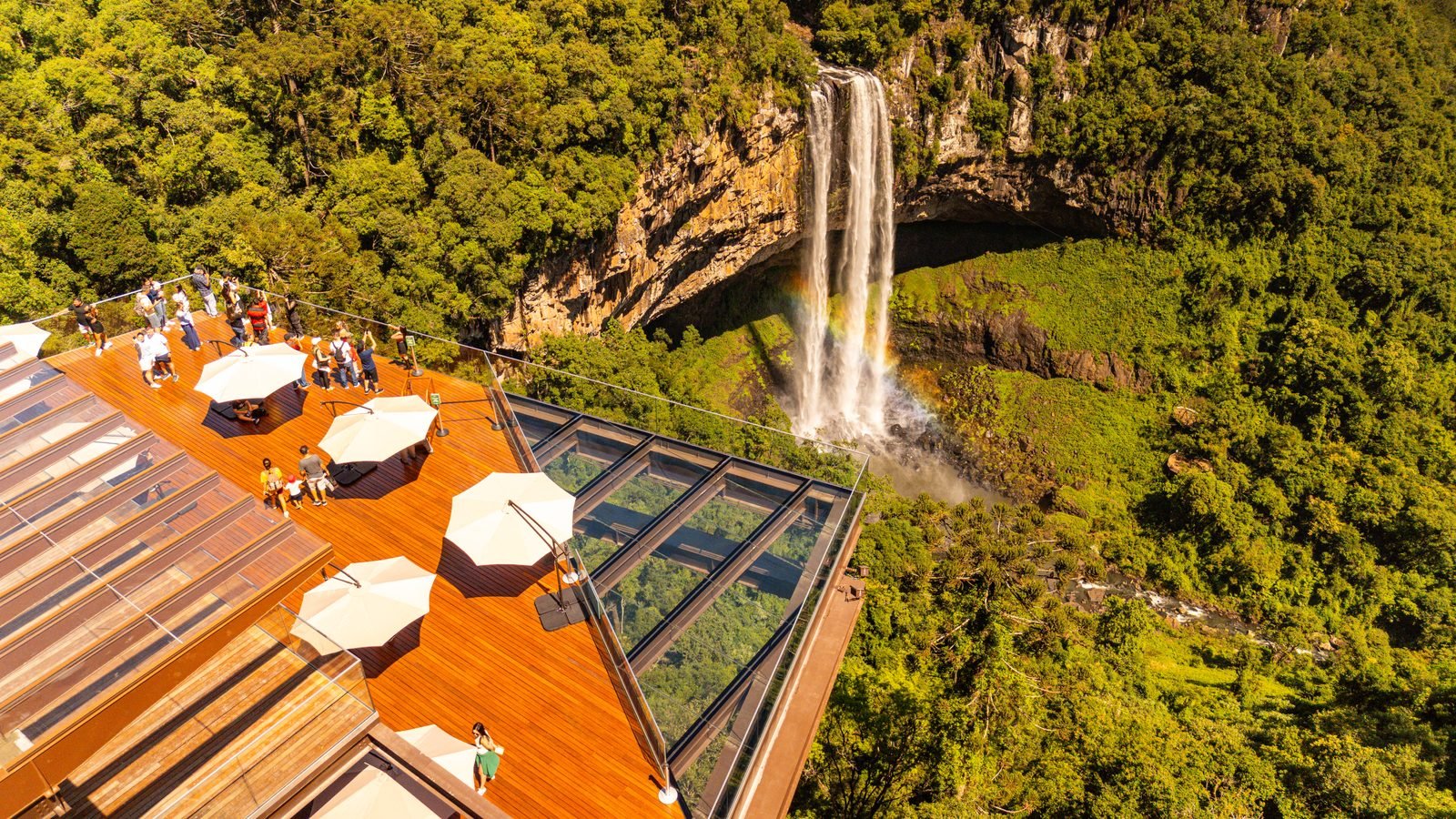 Vista panorâmica da Cascata do Caracol a partir do observatório